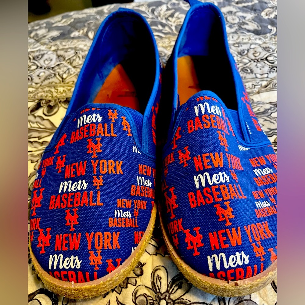 NY METS Ladies Slip Ons size L